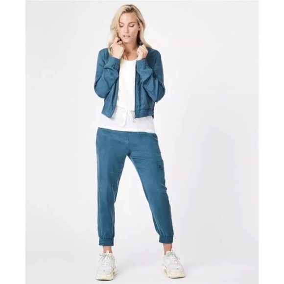 Sweaty Betty • Cargo Jogger Pants in Blue - Picture 1 of 8
